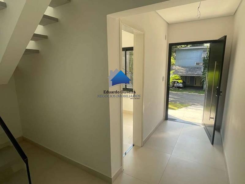 Casa à venda com 3 quartos, 3 suítes, 4 vagas e 221m² no Transurb, Itapevi (SP) — foto 3 de 30