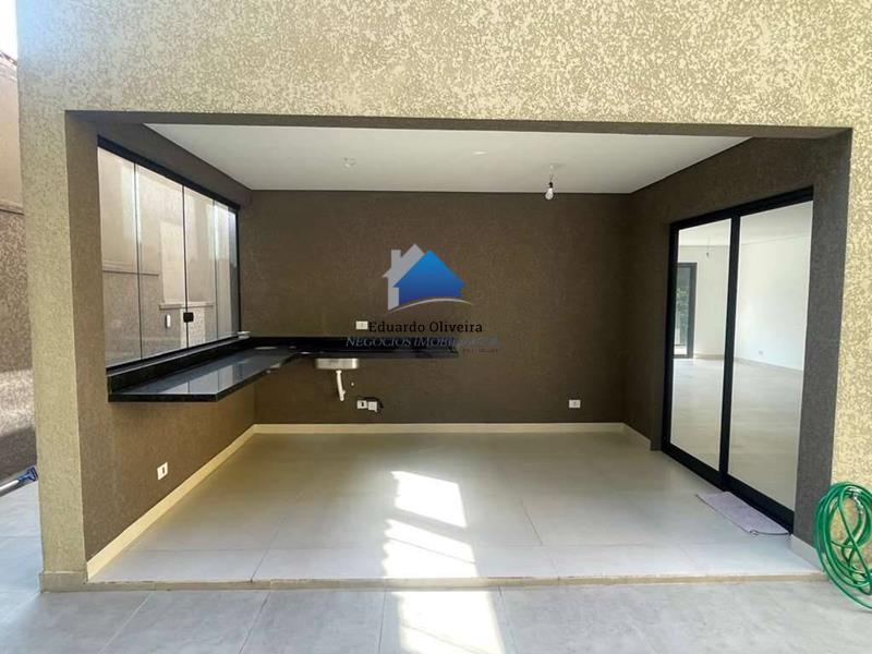 Casa à venda com 3 quartos, 3 suítes, 4 vagas e 221m² no Transurb, Itapevi (SP) — foto 13 de 30