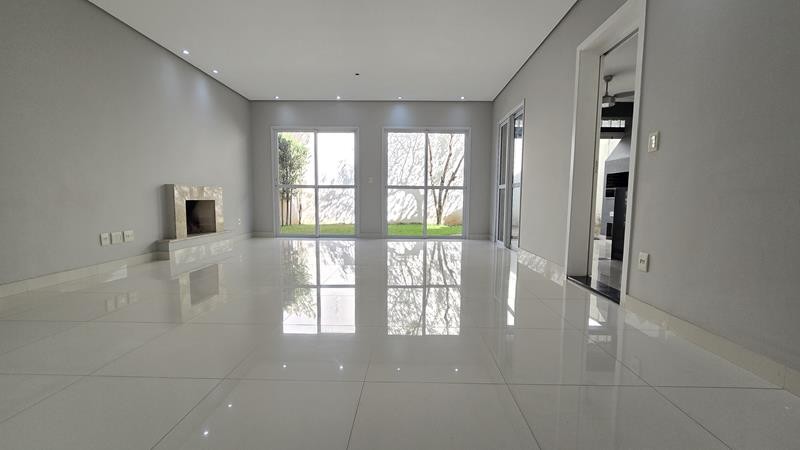 Casa à venda com 4 quartos, 2 suítes, 4 vagas e 182m² no Granja Viana, Cotia (SP) — foto 3 de 30