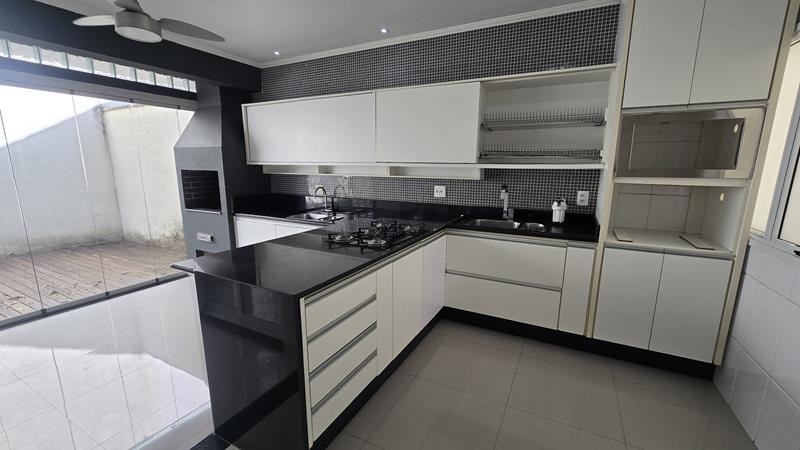 Casa à venda com 4 quartos, 2 suítes, 4 vagas e 182m² no Granja Viana, Cotia (SP) — foto 5 de 30
